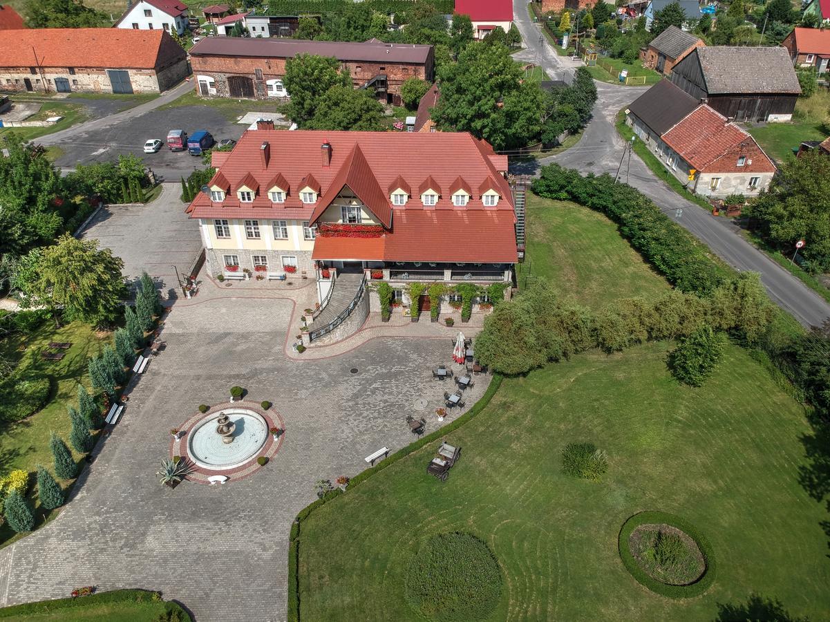 Palac W Badzowie Polkowice Eksteriør billede