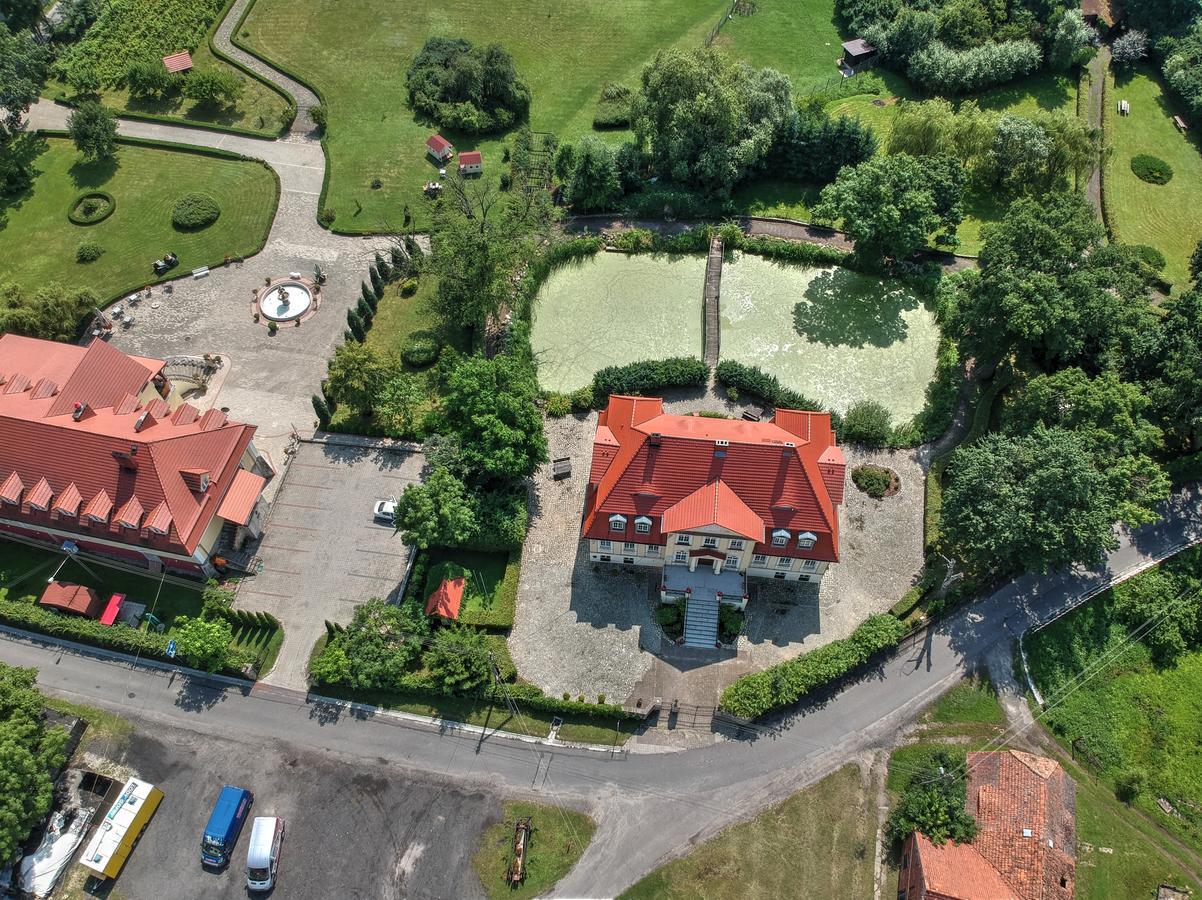 Palac W Badzowie Polkowice Eksteriør billede