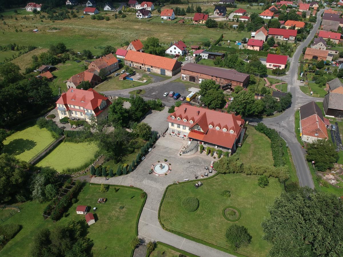Palac W Badzowie Polkowice Eksteriør billede